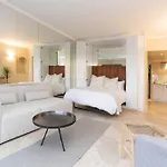 303 First Beach - Clifton