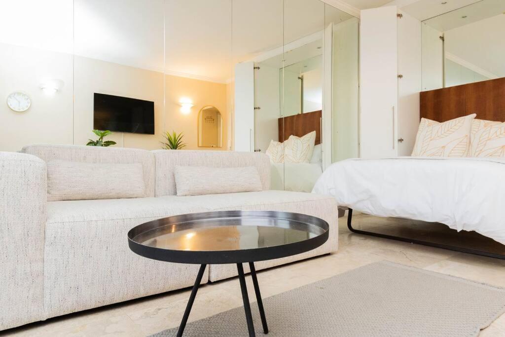 Apartment 303 First - Clifton