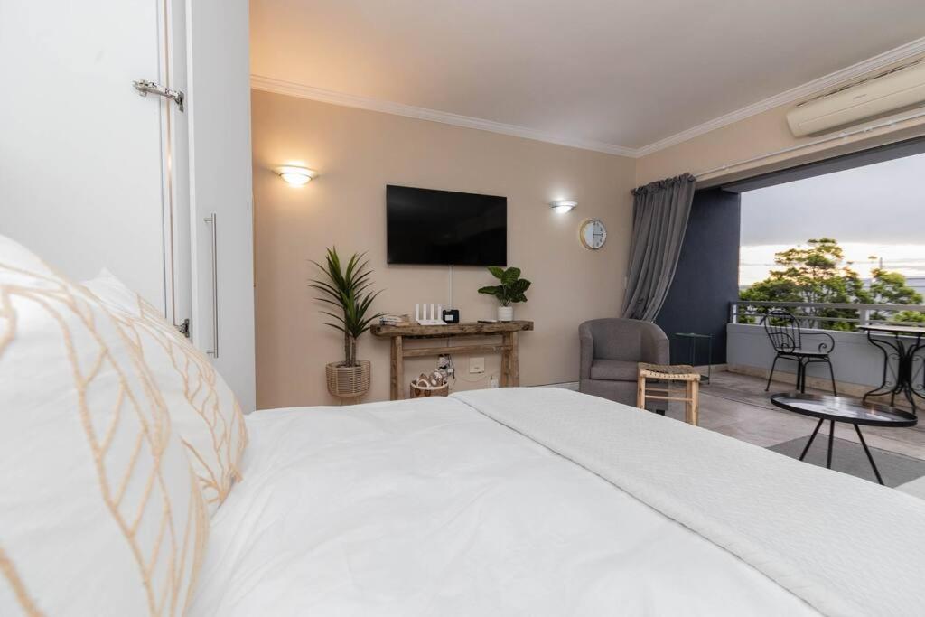 303 First - Clifton Apartment *